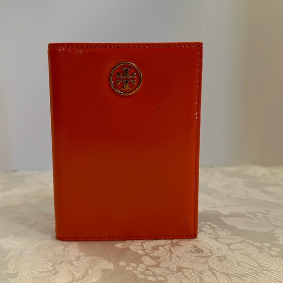 Tory Burch Leather Passport Case - Picture 1 of 6